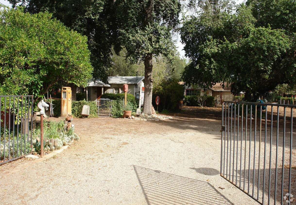 Building Photo - 1182 Tico Rd