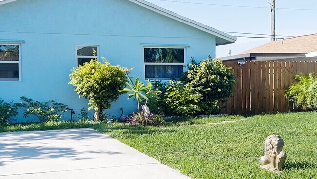 Foto del edificio - 4915 Weymouth St