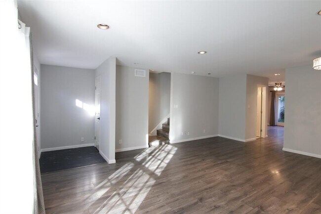 Building Photo - 12643 Huntingwick Dr