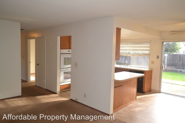Building Photo - 2718 Cormorant Ct