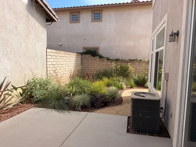 Building Photo - 2872 La Plata Dr