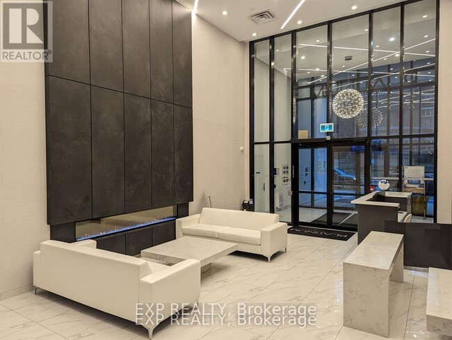 Building Photo - 15 Queen St S