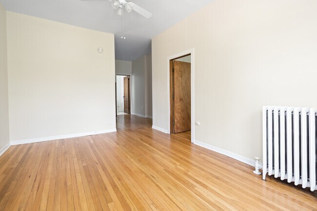 Foto del edificio - 5618 N Winthrop Ave