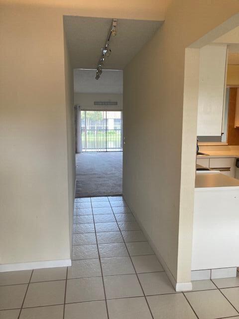 Building Photo - 7916 Willow Springs Dr