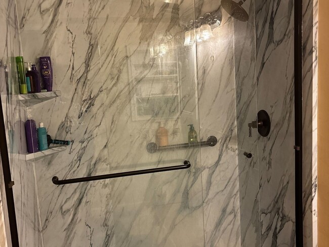 Foto del edificio - 3 Bedroom 3 full bath, Single Family Home ...