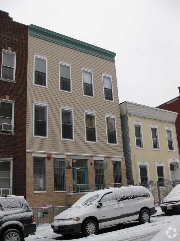 Building Photo - 252 Jefferson St