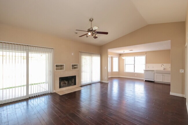 Foto del edificio - 1428 E Kent Ave