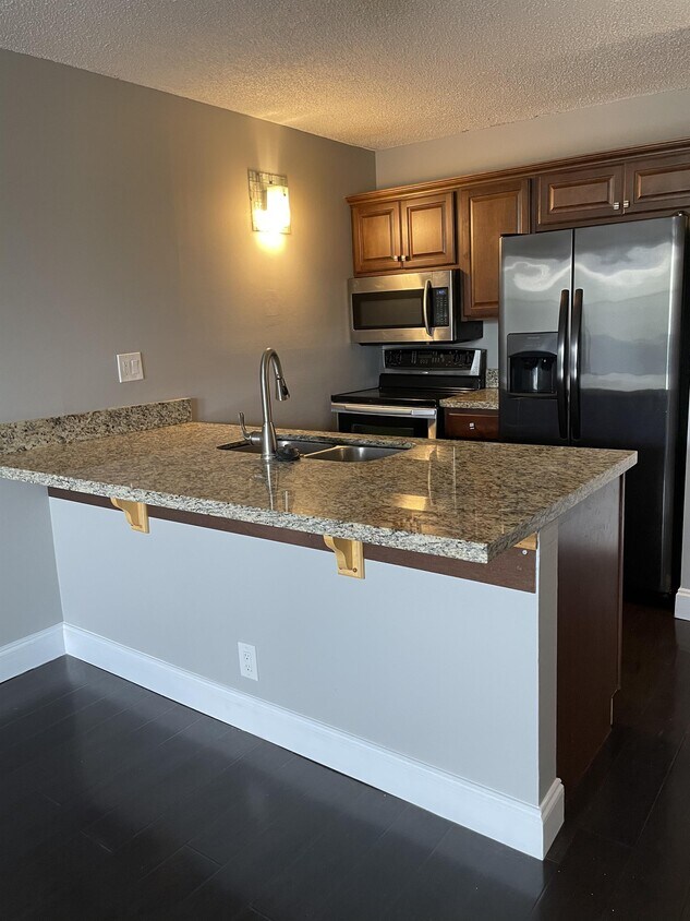 Foto principal - 2701 Riverside Dr