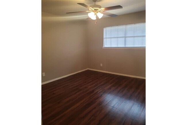 Foto del edificio - 1212 Hampshire Ln