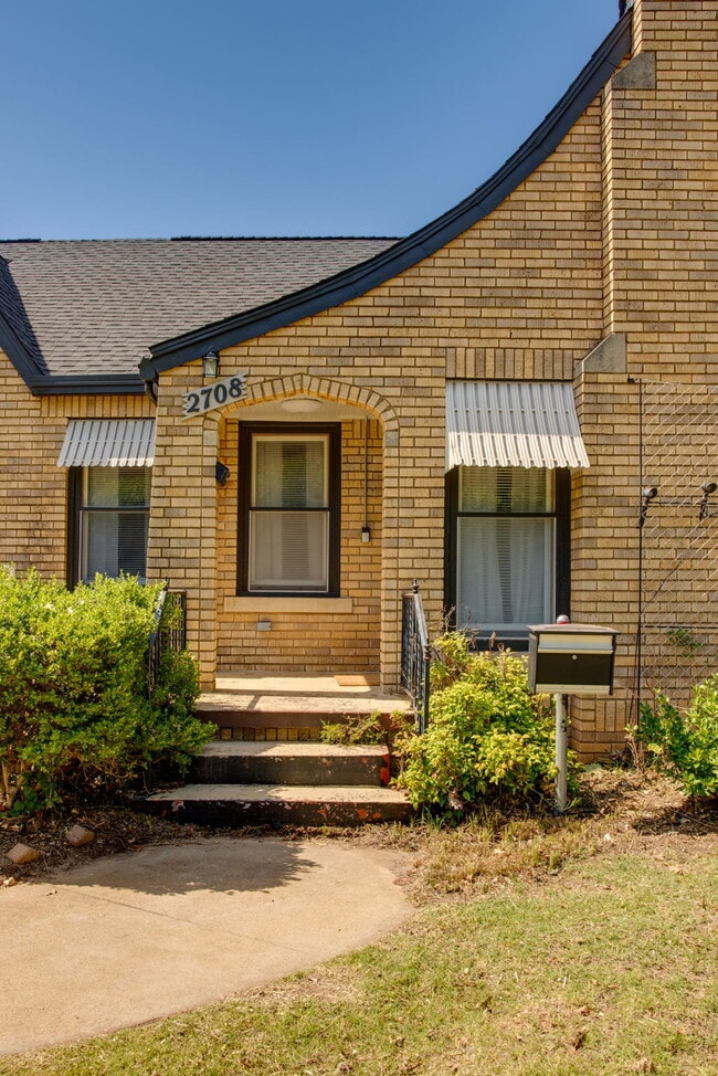 Foto del edificio - 2708 NW 11th St