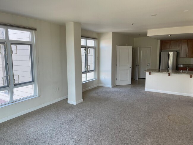 Building Photo - 423 7th St