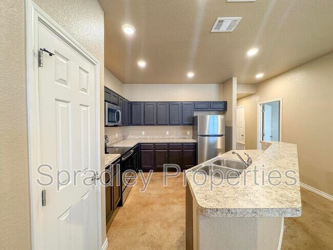 Building Photo - 1573 Vani Ct