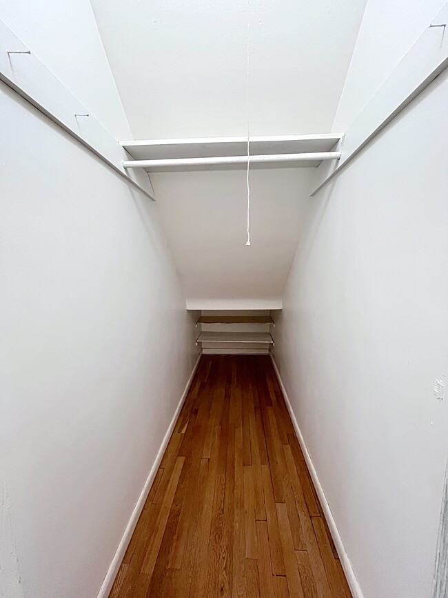 Building Photo - 18411 Chagrin Blvd