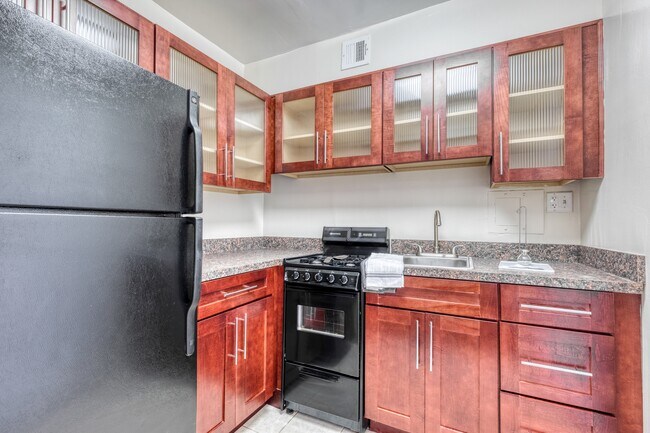 Building Photo - Capital Plaza Apartments