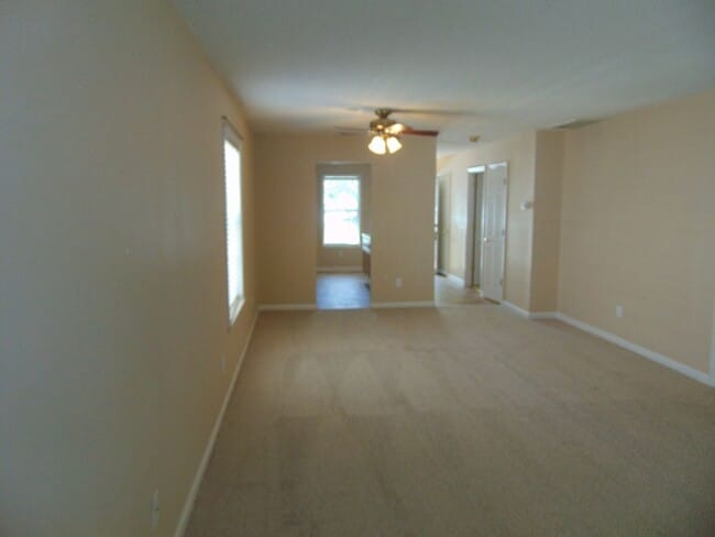 Building Photo - West Augusta Townhome Close to Medical, Shopping, and Dining