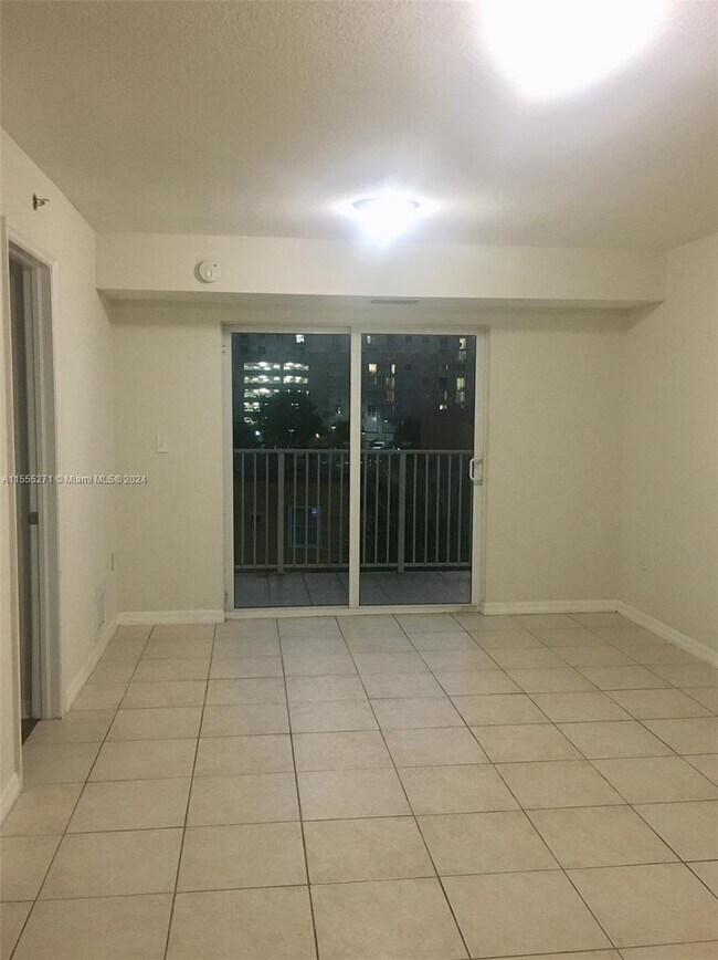 Foto del edificio - 2475 NW 16th St Rd