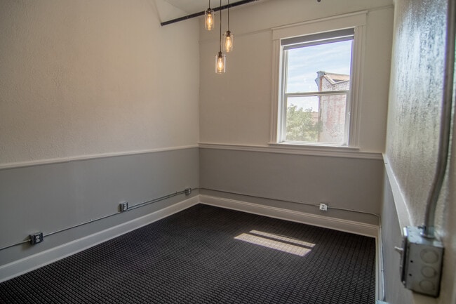 Building Photo - 219 S Grand Ave
