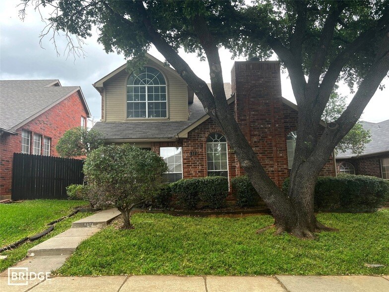 Foto principal - 1321 Overlook Dr