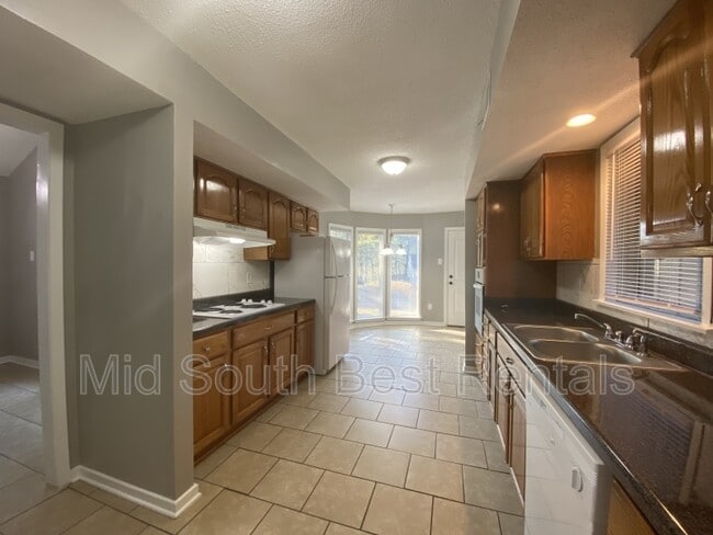 Building Photo - 8446 Chippingham Dr