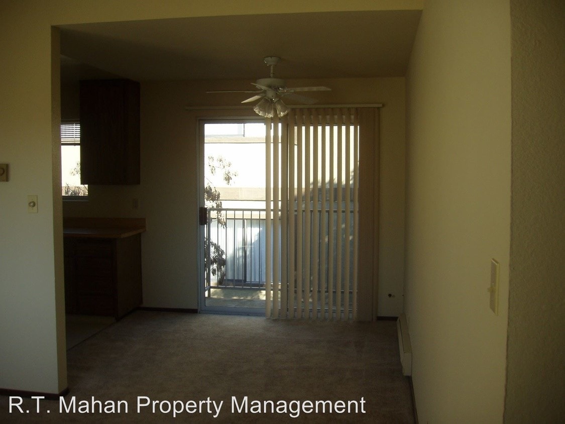 Primary Photo - 211-237 Brosnan Ct