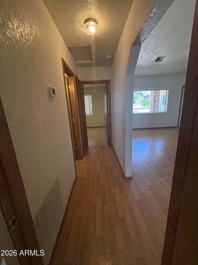 Building Photo - 1461 W Foy Dr