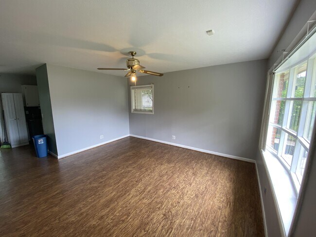 Building Photo - 5115 Buckingham Ct