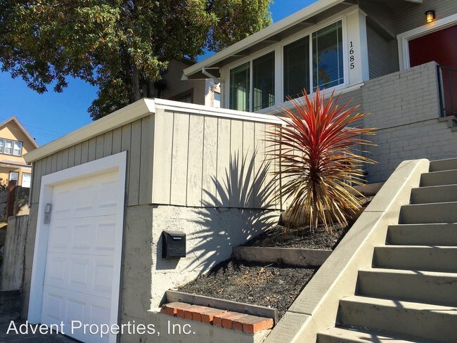 Building Photo - 1685 Macarthur Blvd