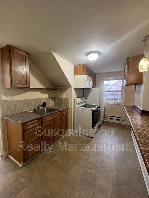 3598 Green St Unit 2, Harrisburg, PA 17110 Condo for Rent in