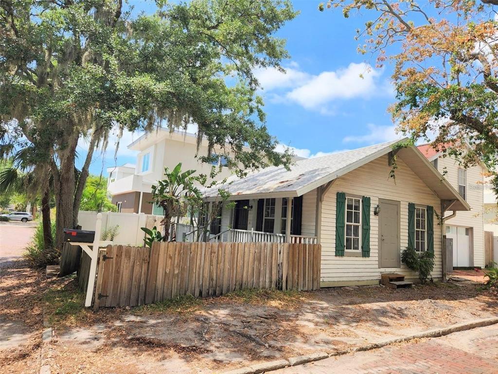 Primary Photo - 1825 Hawkins Ct