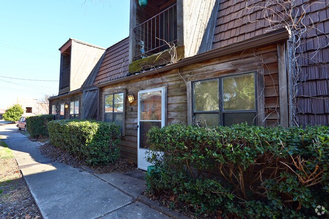 Building Photo - 423 W Comanche St