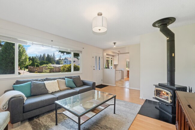 Building Photo - 21017 Stonehouse Av
