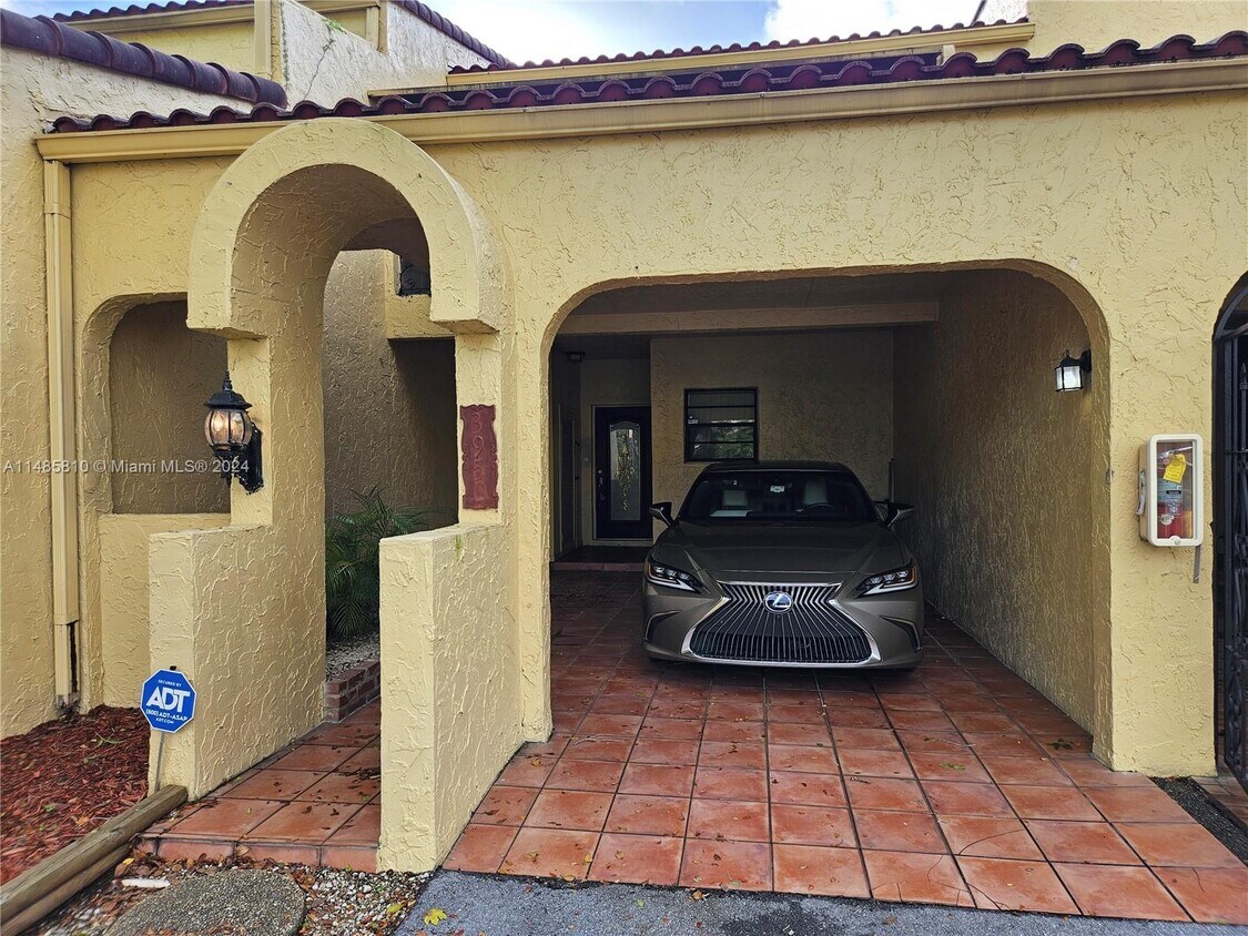 Primary Photo - 3950 Estepona Ave