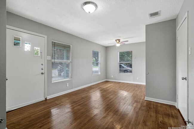 Foto del edificio - 307 San Angelo Blvd