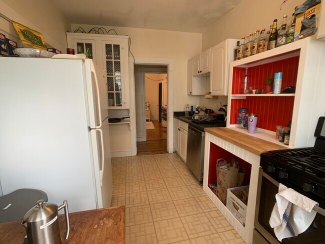 Building Photo - 1515 Beacon St