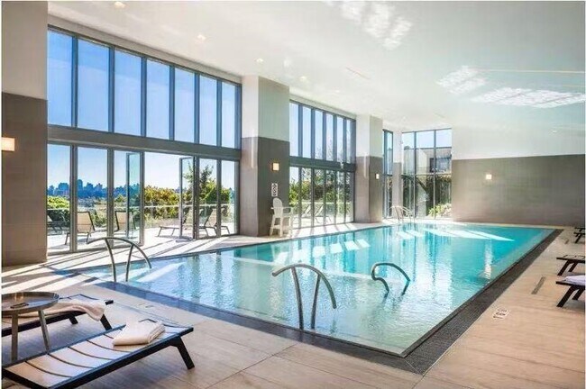 Foto del edificio - 320 Adolphus Ave