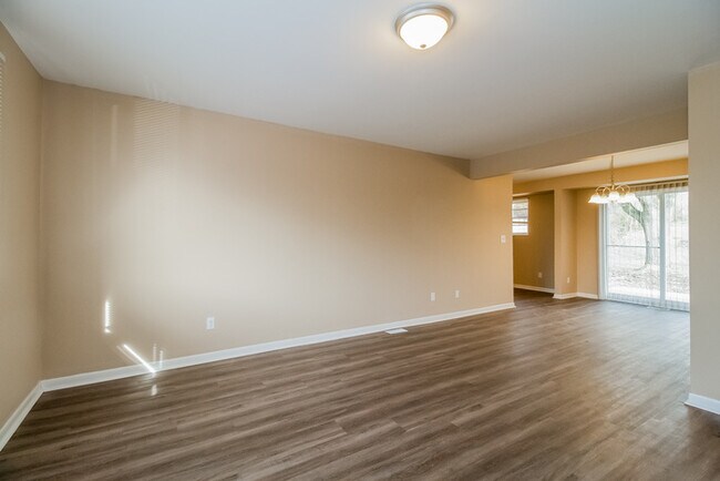 Building Photo - 10319 Pottinger