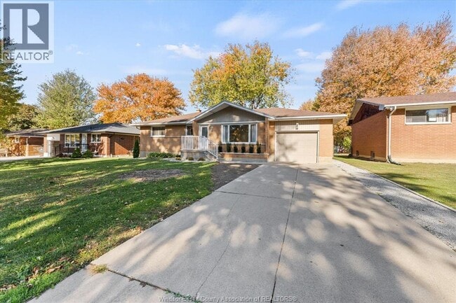 Photo du bâtiment - 98 Commissioner Dr