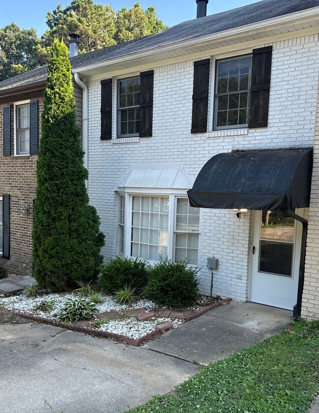 Building Photo - 2933 Riverwood Ter