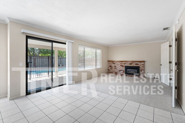 Building Photo - 360 Rivergate Way
