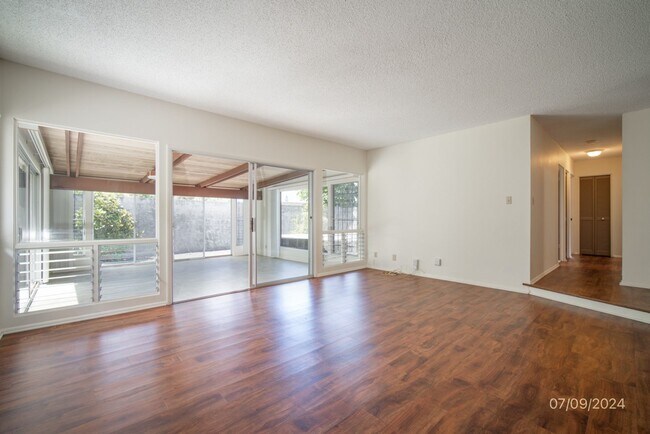 Building Photo - 3BR/2BA Alii Shores Single-Family Residenc...