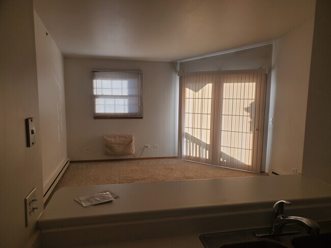 Sala de estar - 551 Leah Ln
