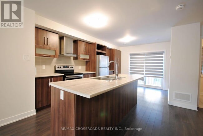 Building Photo - 36 Shawfield Way