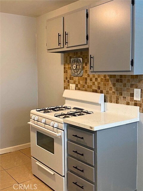 Foto del edificio - 811 Orchid Ct