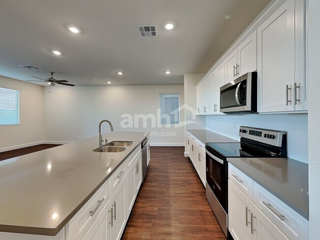 Foto del edificio - 836 Longwood Gdns St