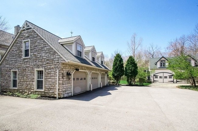 Building Photo - 15404 Hemlock Point Rd
