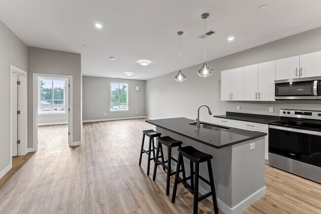 Foto del edificio - 999 Main St