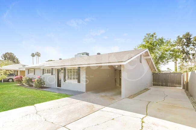 Foto del edificio - 2239 W Earll Dr