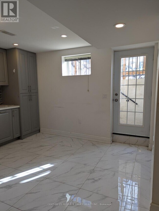 Building Photo - 447 Rivermont Rd