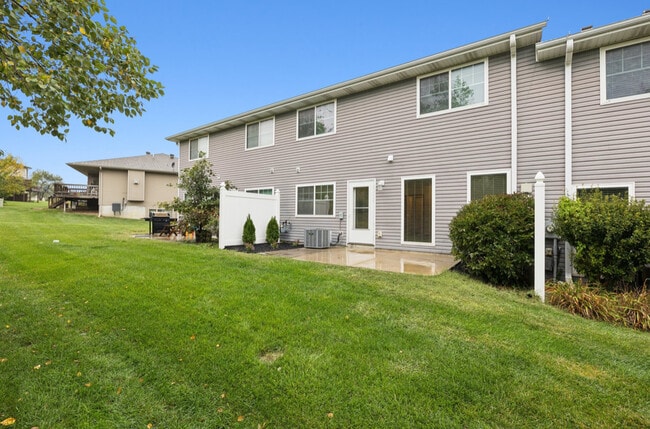 Building Photo - 8743 Remi Dr