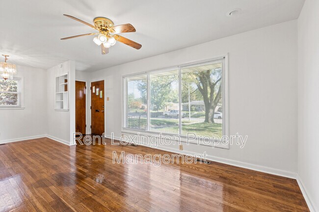 Building Photo - 2057 Heather Way